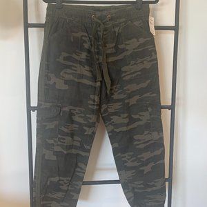 Camouflage Capris